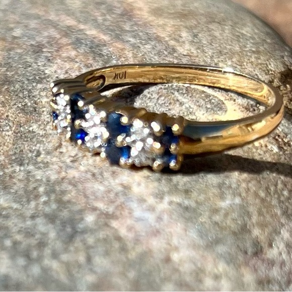 10K yellow gold diamond and Sapphire band ring - Picture 7 of 10